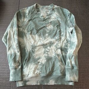 Women's Lululemon pullover sweater size 6